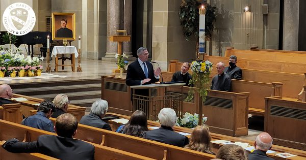 Supreme Knight Patrick Kelly speaks to the Congregation.